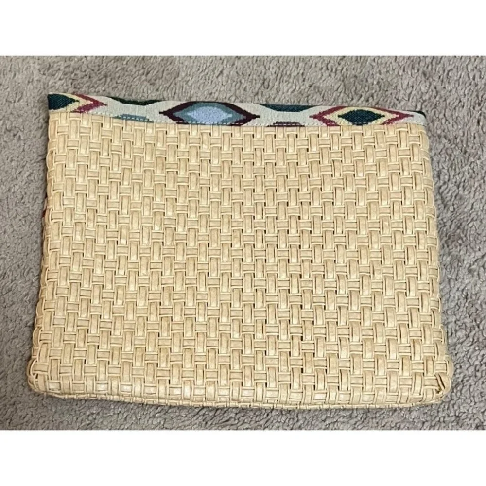 Takis Adamopoulos beautiful clutch